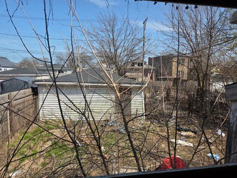 Tiny photo for 10511 S yates Avenue, Chicago, IL 60617 (MLS # 12611778)