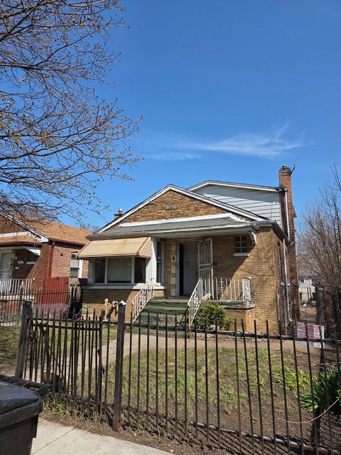 Tiny photo for 10511 S yates Avenue, Chicago, IL 60617 (MLS # 12611778)