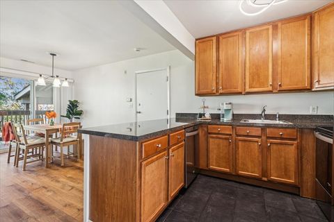 Tiny photo for 5817 Oakwood Drive #E, Lisle, IL 60532 (MLS # 12616291)