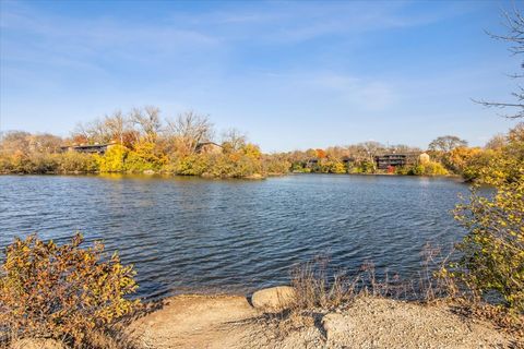 Tiny photo for 5817 Oakwood Drive #E, Lisle, IL 60532 (MLS # 12616291)