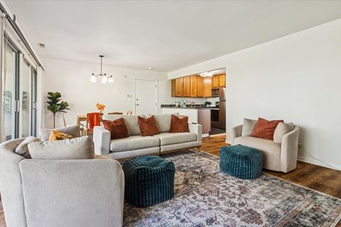 Tiny photo for 5817 Oakwood Drive #E, Lisle, IL 60532 (MLS # 12616291)