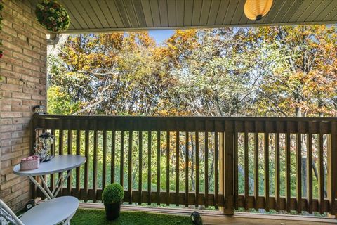 Tiny photo for 5817 Oakwood Drive #E, Lisle, IL 60532 (MLS # 12616291)