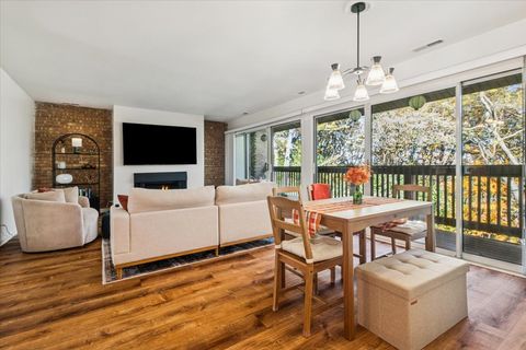 Tiny photo for 5817 Oakwood Drive #E, Lisle, IL 60532 (MLS # 12616291)