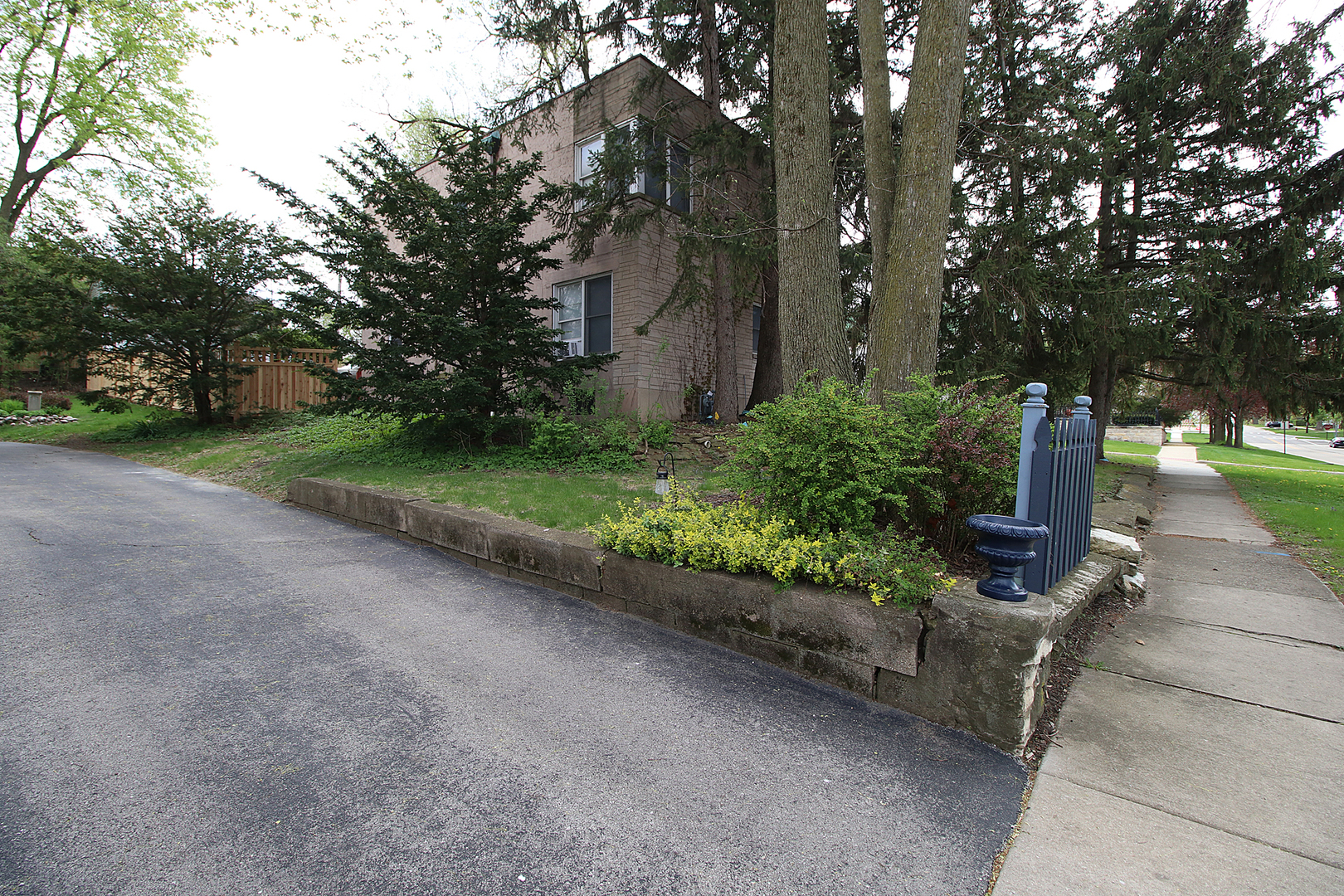 200 E 11th Street