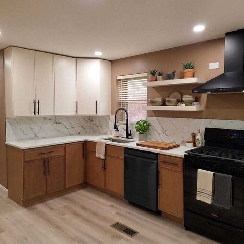 Tiny photo for 600 N Monticello Avenue, Chicago, IL 60624 (MLS # 12587371)