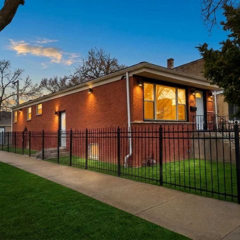 Tiny photo for 600 N Monticello Avenue, Chicago, IL 60624 (MLS # 12587371)