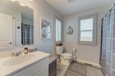 Tiny photo for 126 Kingsport Drive, South Elgin, IL 60177 (MLS # 12484456)