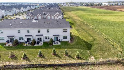 Tiny photo for 126 Kingsport Drive, South Elgin, IL 60177 (MLS # 12484456)