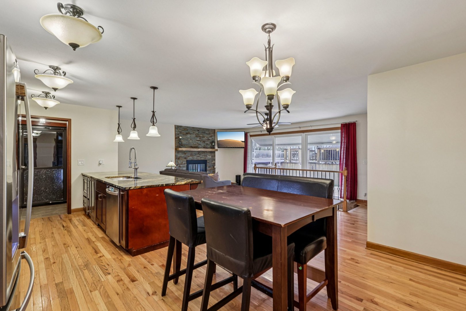 902 Arbor Court