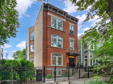 Photo of 1219 W Wrightwood Avenue, Chicago, IL 60614 (MLS # 12458830)