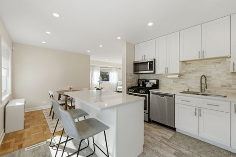 Tiny photo for 7448 W Jonquil Terrace, Niles, IL 60714 (MLS # 12508852)