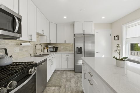 Tiny photo for 7448 W Jonquil Terrace, Niles, IL 60714 (MLS # 12508852)