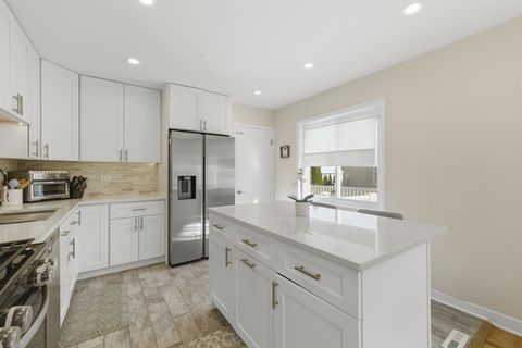 Tiny photo for 7448 W Jonquil Terrace, Niles, IL 60714 (MLS # 12508852)