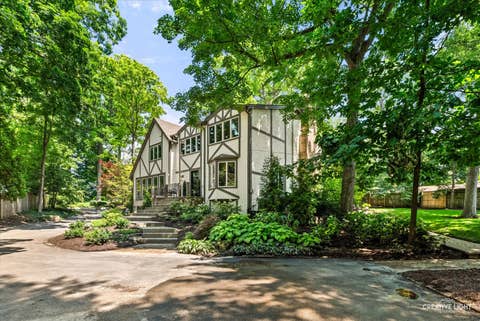 Tiny photo for 641 Lake Road, Glen Ellyn, IL 60137 (MLS # 12693171)