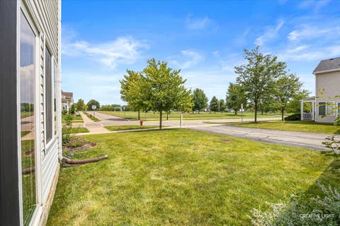 Tiny photo for 909 Four Seasons Boulevard, Aurora, IL 60504 (MLS # 12706896)