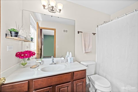 Tiny photo for 909 Four Seasons Boulevard, Aurora, IL 60504 (MLS # 12706896)