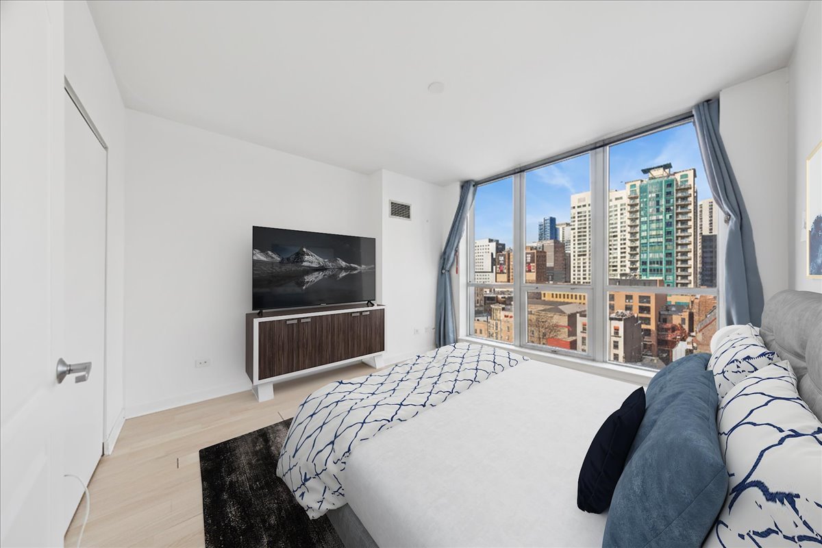 600 N Dearborn Avenue 805