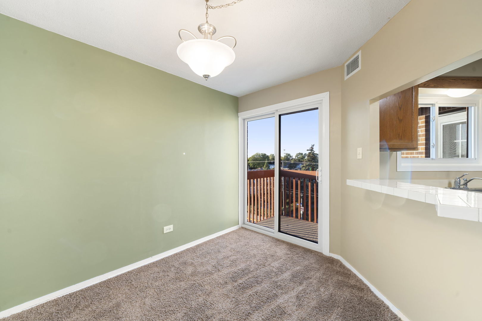 6421 Pershing Road 404