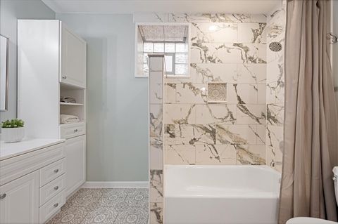 Tiny photo for 1714 W School Street #1, Chicago, IL 60657 (MLS # 12586516)