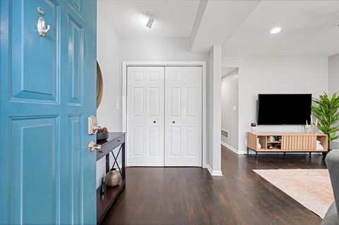 Tiny photo for 1714 W School Street #1, Chicago, IL 60657 (MLS # 12586516)