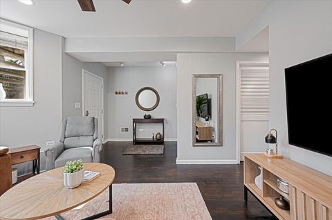 Tiny photo for 1714 W School Street #1, Chicago, IL 60657 (MLS # 12586516)