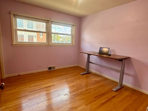 Tiny photo for 2800 W Bryn Mawr Avenue, Chicago, IL 60659 (MLS # 12615487)