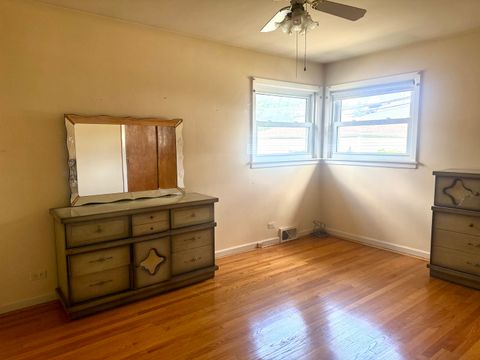 Tiny photo for 2800 W Bryn Mawr Avenue, Chicago, IL 60659 (MLS # 12615487)