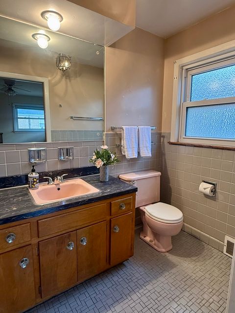 Tiny photo for 2800 W Bryn Mawr Avenue, Chicago, IL 60659 (MLS # 12615487)