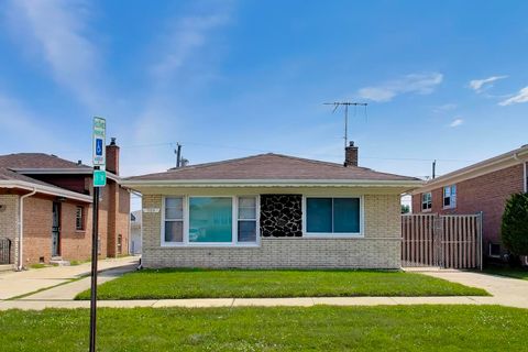 Photo of 509 Paxton Avenue, Calumet City, IL 60409 (MLS # 12695866)