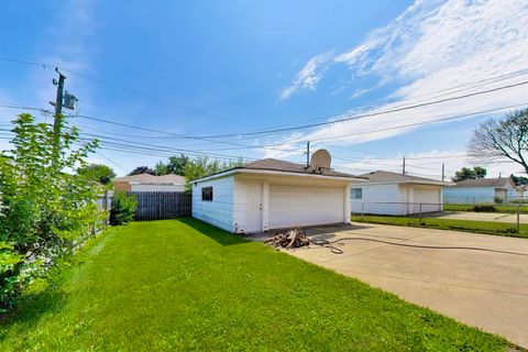 Tiny photo for 509 Paxton Avenue, Calumet City, IL 60409 (MLS # 12695866)