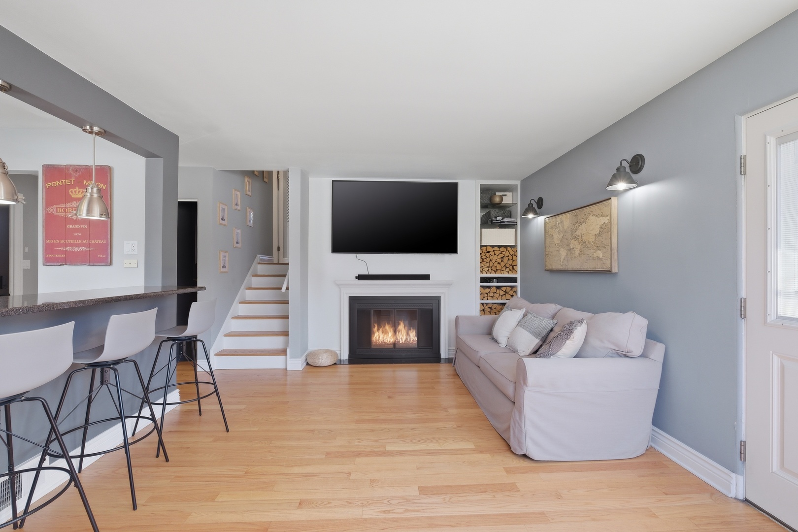 4129 Main Street