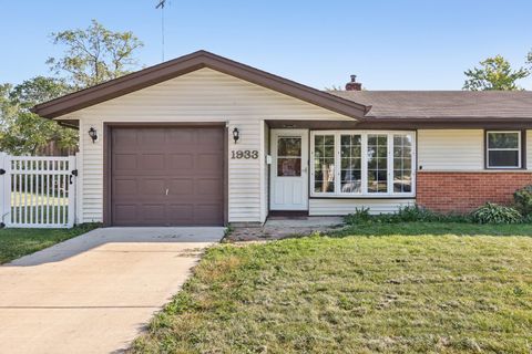 Tiny photo for 1933 Whittier Lane, Schaumburg, IL 60193 (MLS # 12579489)