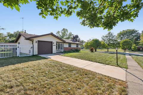 Tiny photo for 1933 Whittier Lane, Schaumburg, IL 60193 (MLS # 12579489)