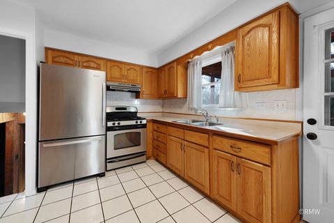 Tiny photo for 1800 N Iris Drive, Palatine, IL 60074 (MLS # 12546390)