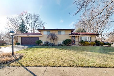 Photo of 1800 N Iris Drive, Palatine, IL 60074 (MLS # 12546390)