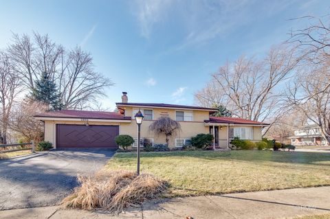 Tiny photo for 1800 N Iris Drive, Palatine, IL 60074 (MLS # 12546390)