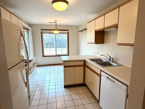 Tiny photo for 1560 Thornfield Lane #3, Roselle, IL 60172 (MLS # 12584045)