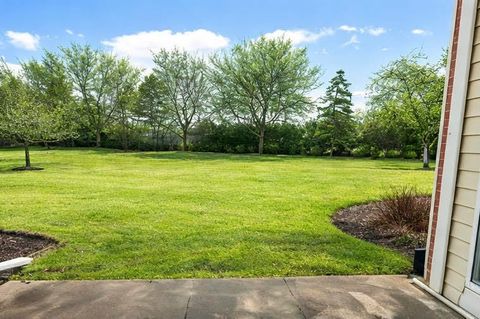 Tiny photo for 1560 Thornfield Lane #3, Roselle, IL 60172 (MLS # 12584045)