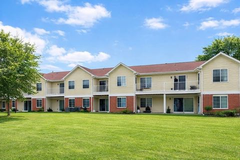 Tiny photo for 1560 Thornfield Lane #3, Roselle, IL 60172 (MLS # 12584045)