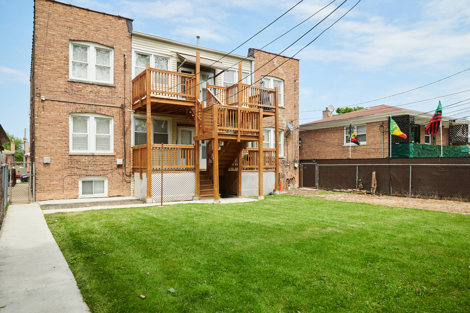 433-35 E 91ST Place