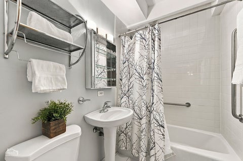 Tiny photo for 1862 Sherman Avenue #3SE, Evanston, IL 60201 (MLS # 12768695)
