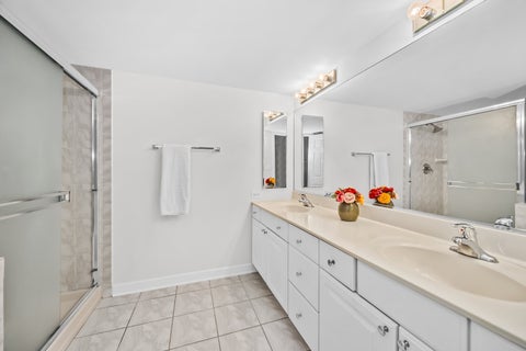 Tiny photo for 5645 S Cass Avenue #102, Westmont, IL 60559 (MLS # 12741622)