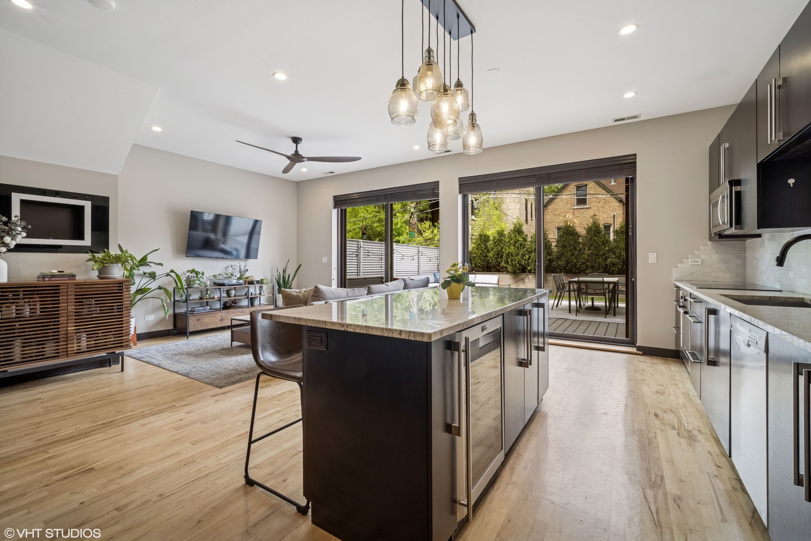2130 W North Avenue 208