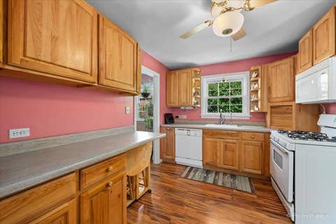Tiny photo for 3201 Kemman Avenue, Brookfield, IL 60513 (MLS # 12650645)