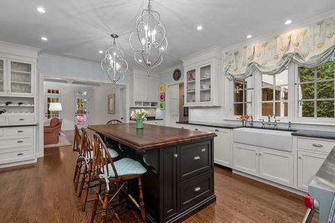 Tiny photo for 701 E Center Avenue, Lake Bluff, IL 60044 (MLS # 12447348)