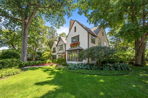 Tiny photo for 701 E Center Avenue, Lake Bluff, IL 60044 (MLS # 12447348)