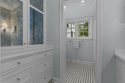 Tiny photo for 701 E Center Avenue, Lake Bluff, IL 60044 (MLS # 12447348)