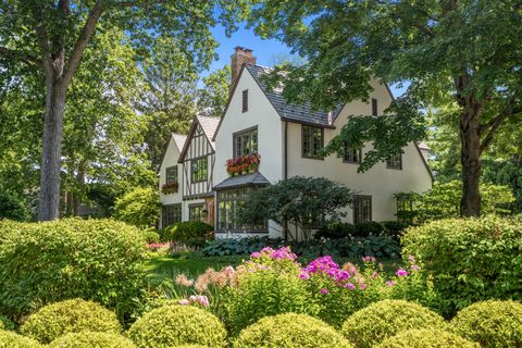 Tiny photo for 701 E Center Avenue, Lake Bluff, IL 60044 (MLS # 12447348)