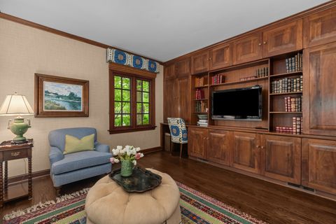 Tiny photo for 701 E Center Avenue, Lake Bluff, IL 60044 (MLS # 12447348)