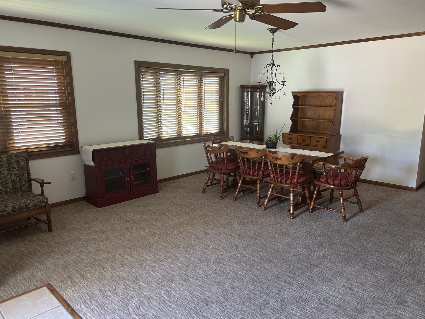Properties 4 34 S Juniper Drive